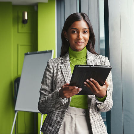 <strong>Streamlined workflows that put candidates in control</strong>
<ul>
<li>Mobile-first experience & quick apply
<li>Automated ranking based on pre-screen responses
<li>Hiring manager dashboard 
<li>Configurable workflows
<li>Digital offer letters with e-signature
<li>Compliance tracking and audit trails
</ul>